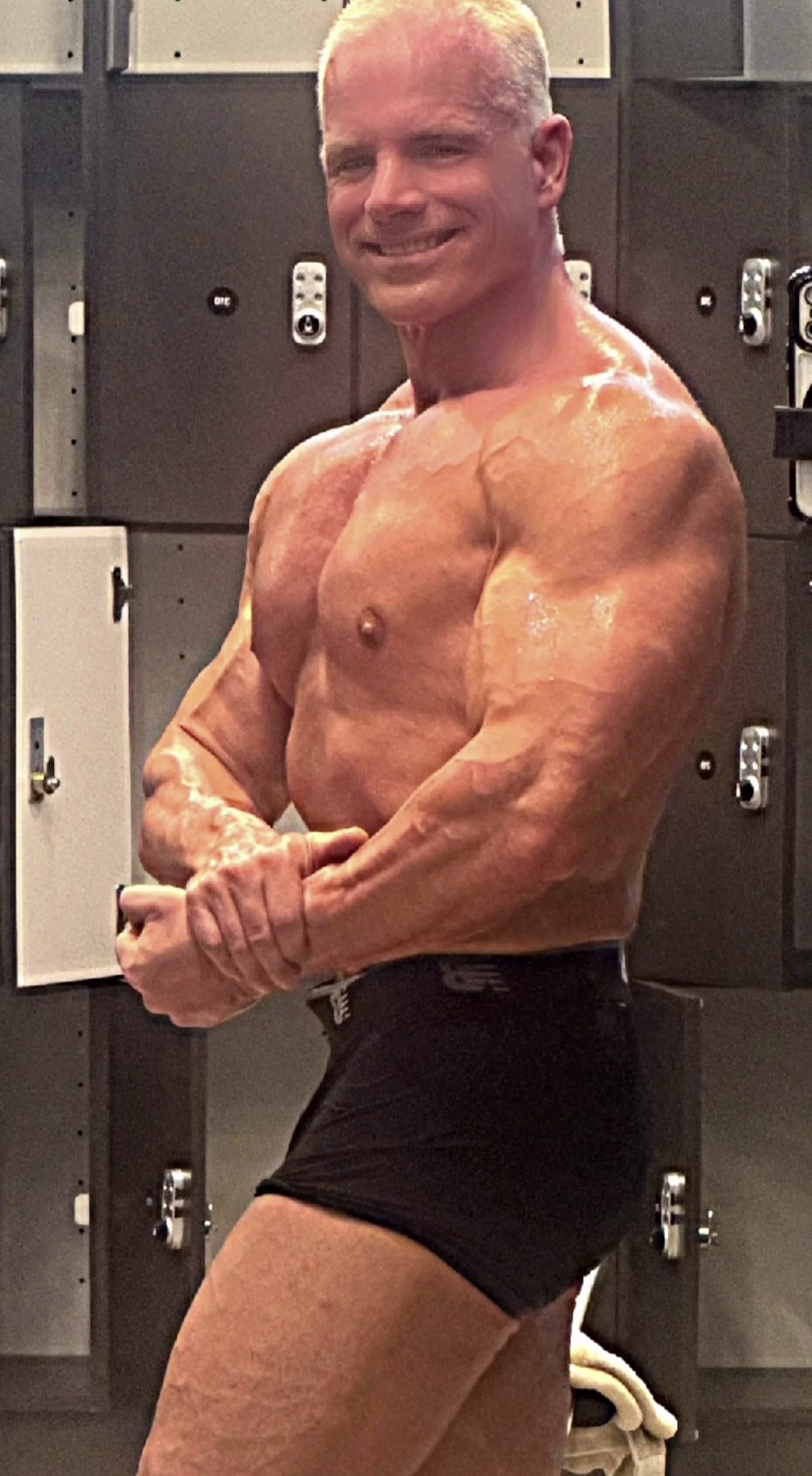 Markus Gaulke showing his physique in the gym
